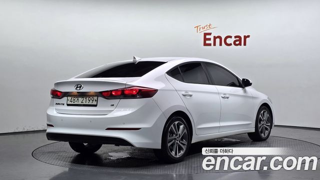 Hyundai AVANTE 2018 — photo 2