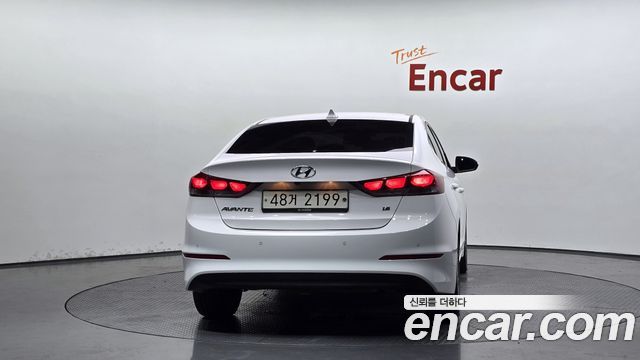 Hyundai AVANTE 2018 — photo 4