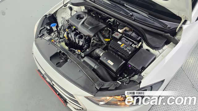 Hyundai AVANTE 2018 — photo 6