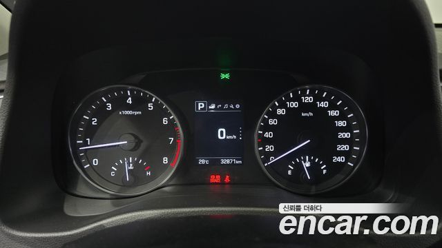 Hyundai AVANTE 2018 — photo 11