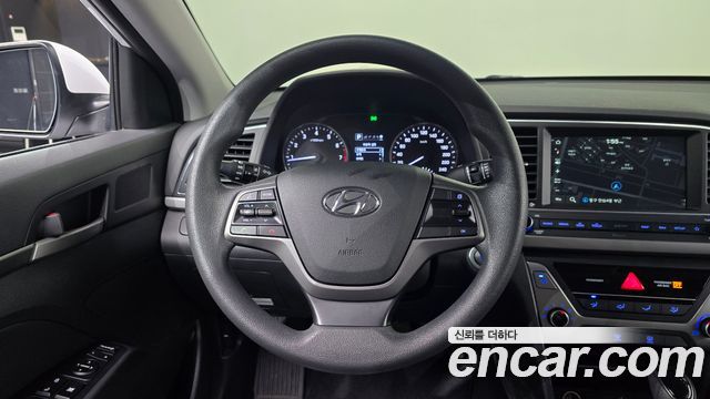 Hyundai AVANTE 2018 — photo 19