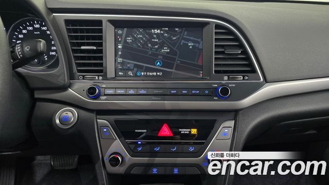 Hyundai AVANTE 2018 — photo 21