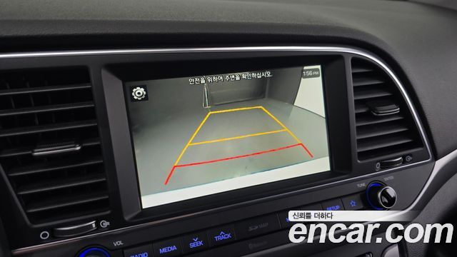 Hyundai AVANTE 2018 — photo 22