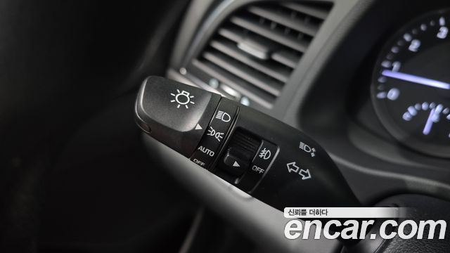 Hyundai AVANTE 2018 — photo 27