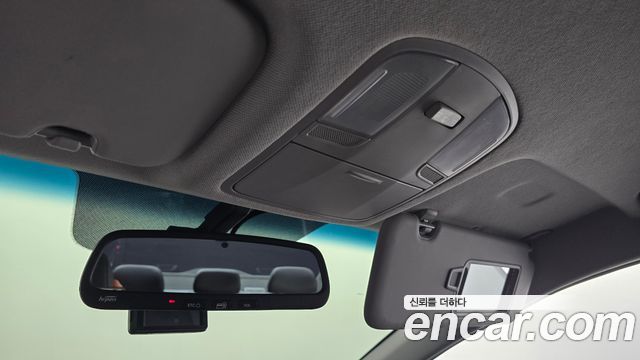 Hyundai AVANTE 2018 — photo 30