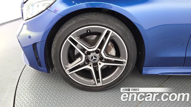 Mercedes-Benz C-Class 2022 — photo 5