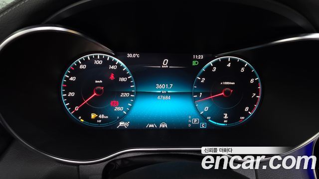 Mercedes-Benz C-Class 2022 — photo 11