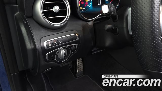 Mercedes-Benz C-Class 2022 — photo 20