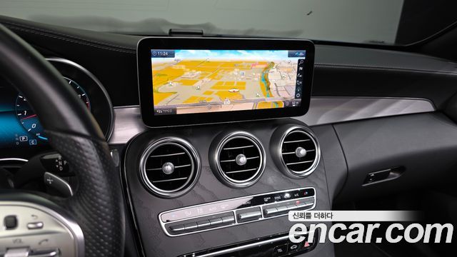 Mercedes-Benz C-Class 2022 — photo 21