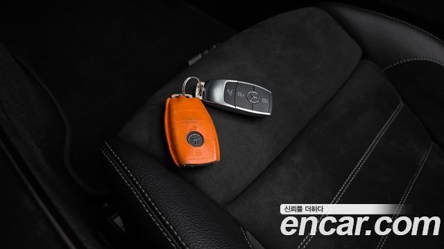 Mercedes-Benz C-Class 2022 — photo 25