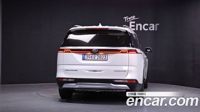 Kia Canival 2021 — photo 4
