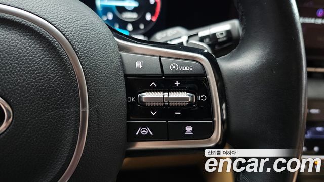 Kia Canival 2021 — photo 16