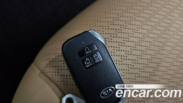 Kia Canival 2021 — photo 18
