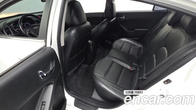 Kia K3 2013 — photo 18