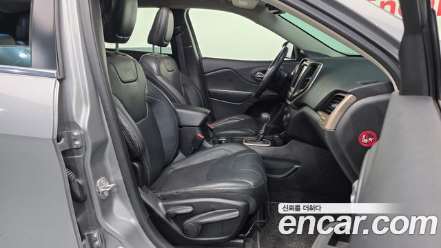 Jeep Cherokee 2016 — photo 11