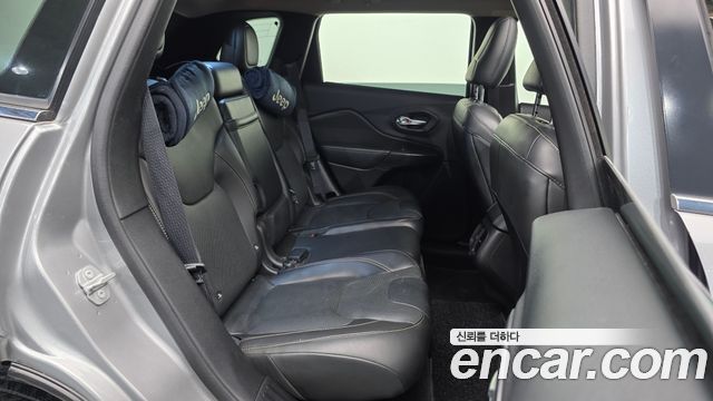 Jeep Cherokee 2016 — photo 12