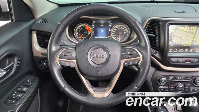 Jeep Cherokee 2016 — photo 13