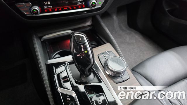 BMW Gran Turismo 2023 — photo 12
