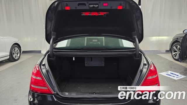 Mercedes-Benz S-Class 2009 — photo 20