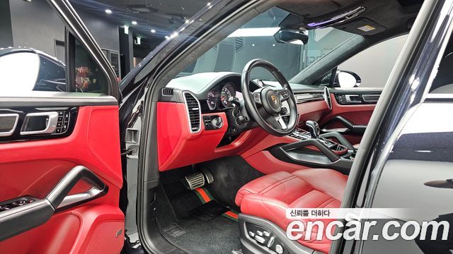 Porsche Cayenne 2020 — photo 13