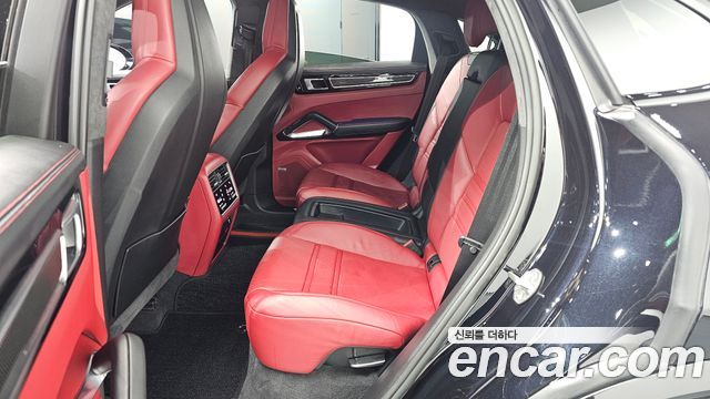 Porsche Cayenne 2020 — photo 18