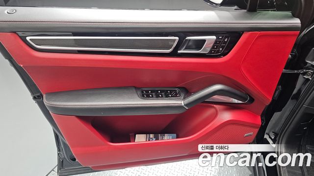 Porsche Cayenne 2020 — photo 14