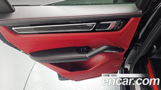 Porsche Cayenne 2020 — photo 15