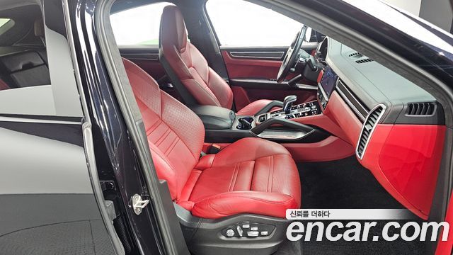 Porsche Cayenne 2020 — photo 16