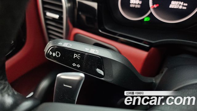 Porsche Cayenne 2020 — photo 31
