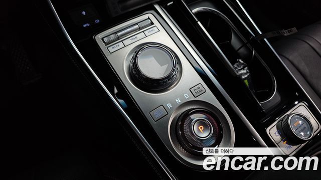 Genesis GV80 2023 — photo 12