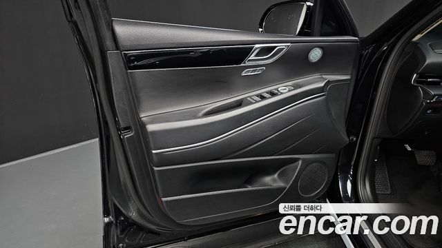 Genesis GV80 2023 — photo 14