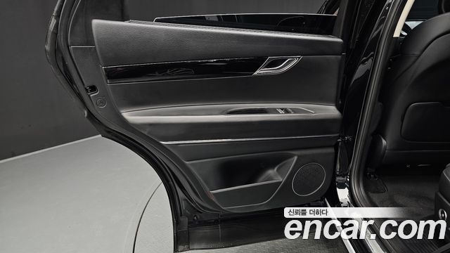 Genesis GV80 2023 — photo 15