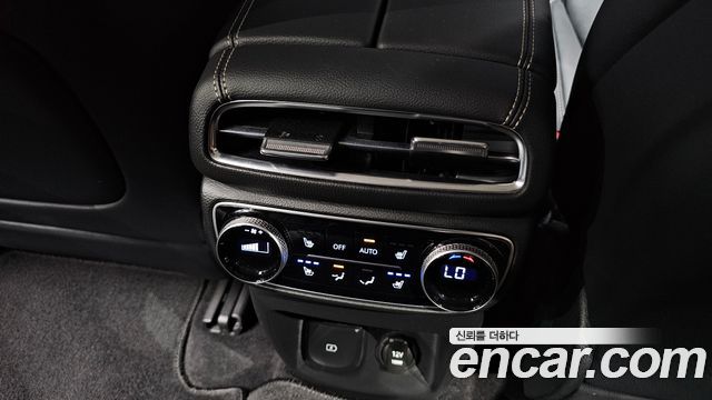 Genesis GV80 2023 — photo 27