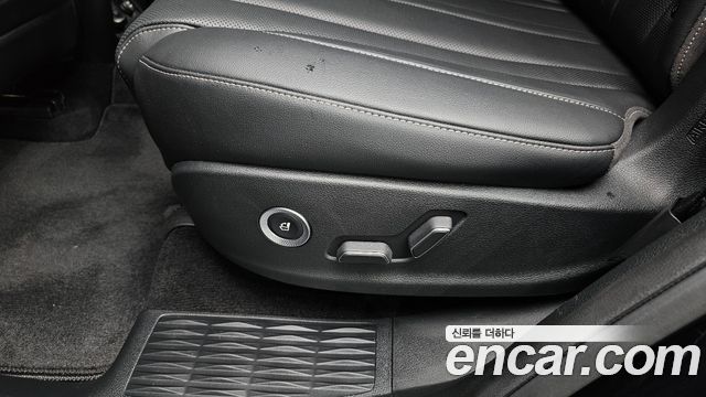 Genesis GV80 2023 — photo 32