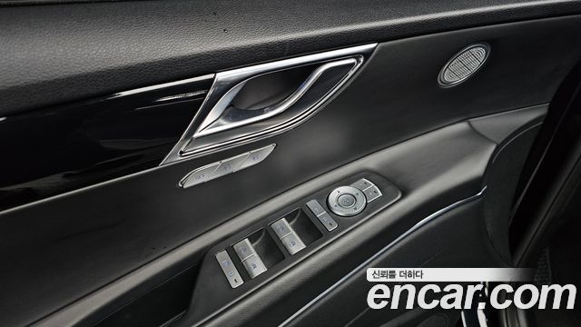 Genesis GV80 2023 — photo 33