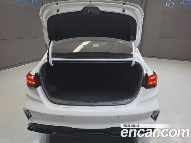 Kia K3 2022 — photo 8