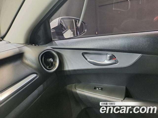 Kia K3 2022 — photo 14
