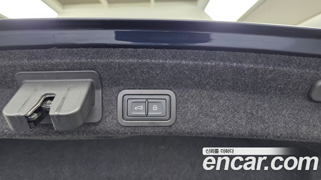 Audi A6 2021 — photo 28