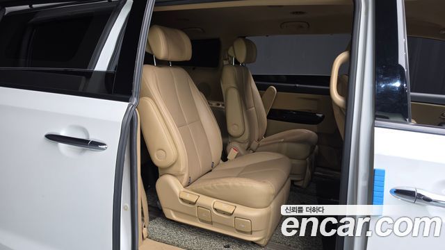 Kia Canival 2018 — photo 11