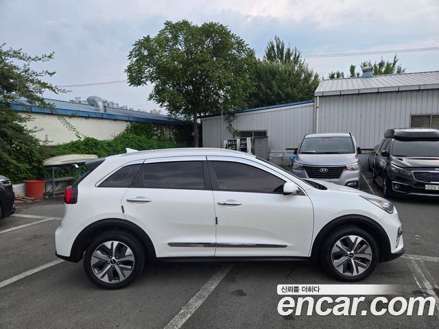 Kia Niro 2022 — photo 4
