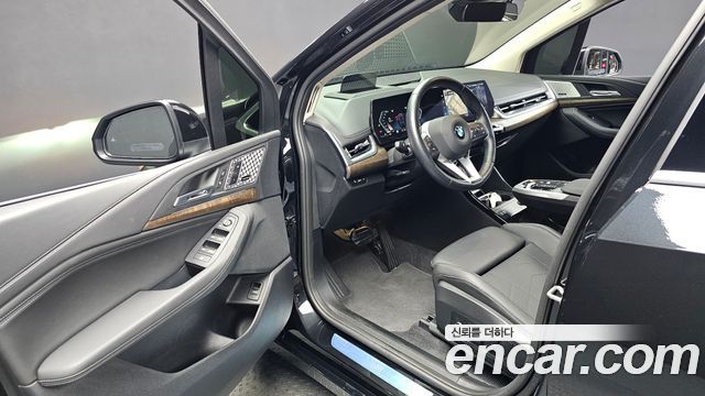 BMW 2-Series 2023 — photo 13