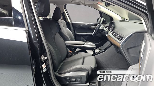 BMW 2-Series 2023 — photo 18