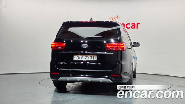 Kia Canival 2019 — photo 4