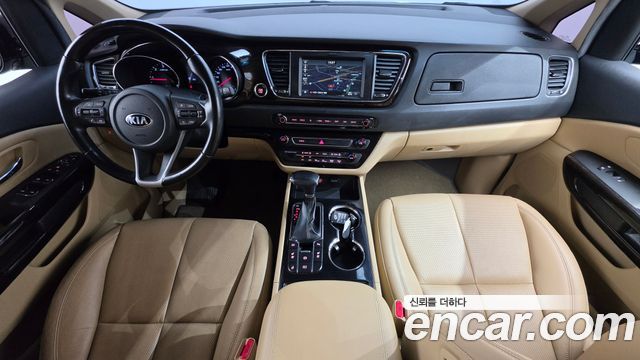 Kia Canival 2019 — photo 10