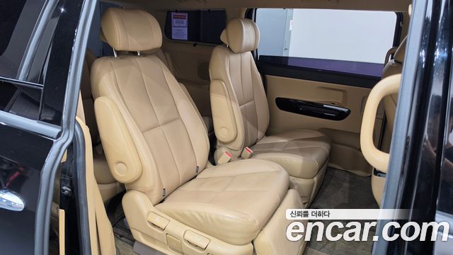 Kia Canival 2019 — photo 17