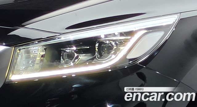 Kia Canival 2019 — photo 8