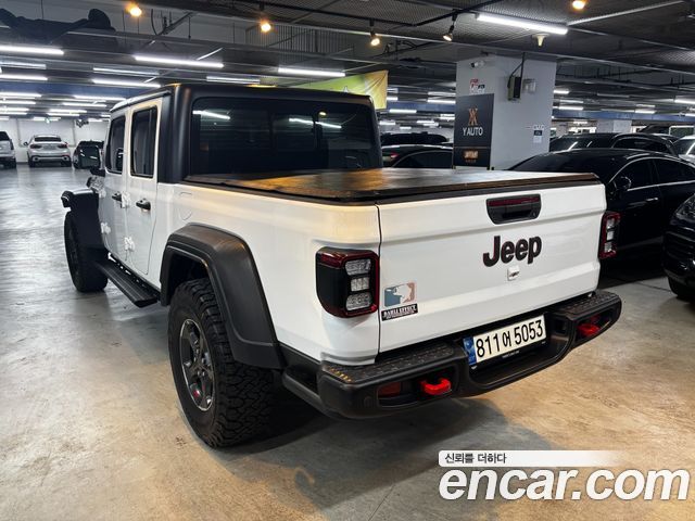 Jeep Gladiator 2023 — photo 2