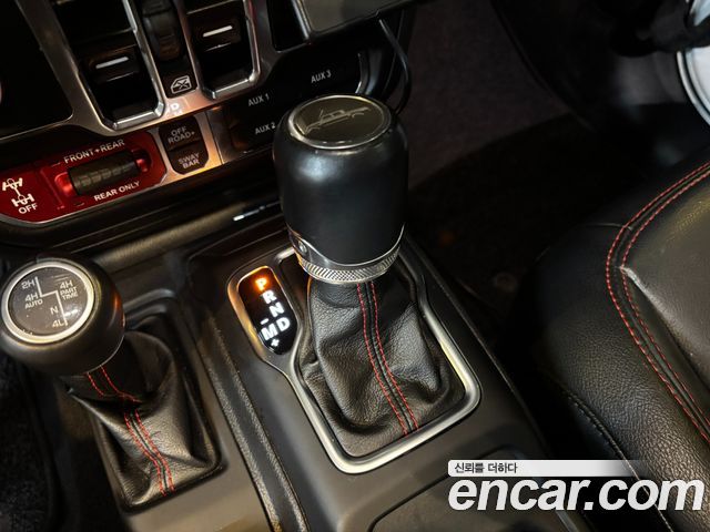 Jeep Gladiator 2023 — photo 9