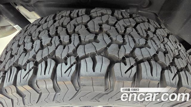 Jeep Wrangler 2025 — photo 20
