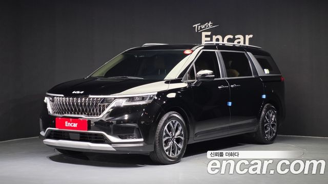 Kia Canival 2023 — photo 1
